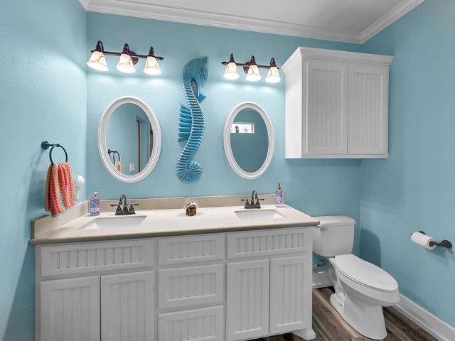 978 Seadrift Drive, Crystal Beach, TX 77650