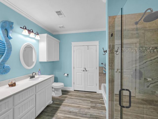 978 Seadrift Drive, Crystal Beach, TX 77650