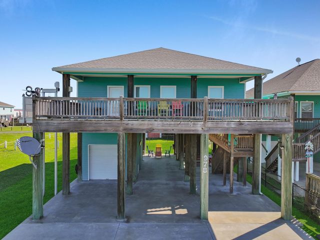978 Seadrift Drive, Crystal Beach, TX 77650