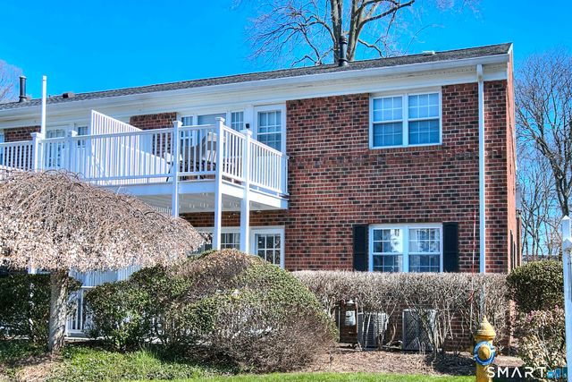 245 Unquowa Road 27, Fairfield, CT 06824