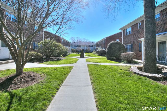 245 Unquowa Road 27, Fairfield, CT 06824