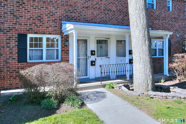 245 Unquowa Road 27, Fairfield, CT 06824