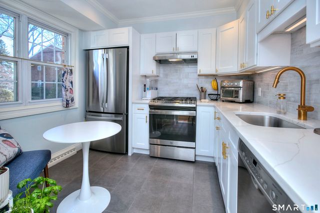 245 Unquowa Road 27, Fairfield, CT 06824