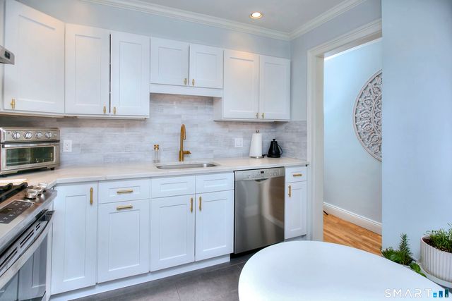 245 Unquowa Road 27, Fairfield, CT 06824