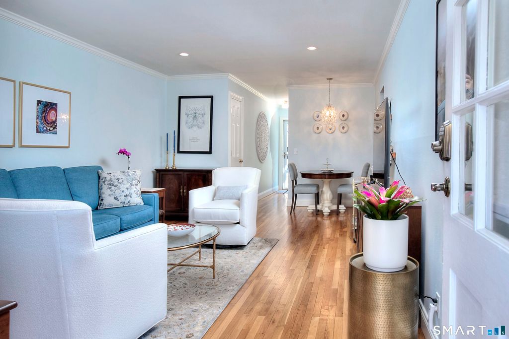 245 Unquowa Road 27, Fairfield, CT 06824