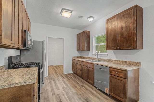 517 E Linney Street, Dayton, TX 77535