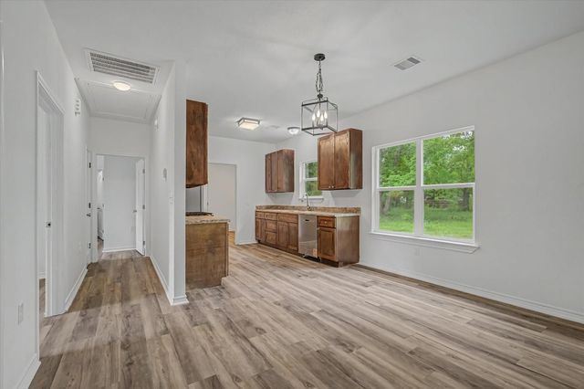 517 E Linney Street, Dayton, TX 77535