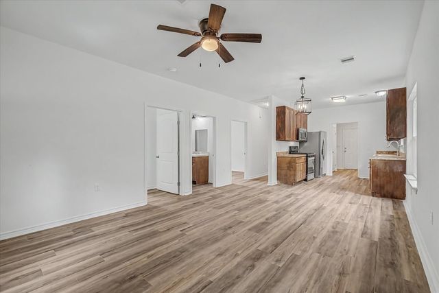517 E Linney Street, Dayton, TX 77535