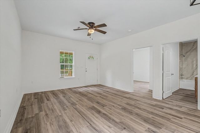 517 E Linney Street, Dayton, TX 77535