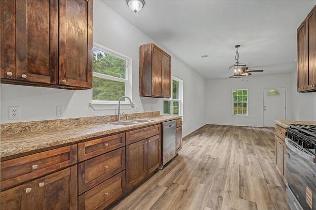 517 E Linney Street, Dayton, TX 77535