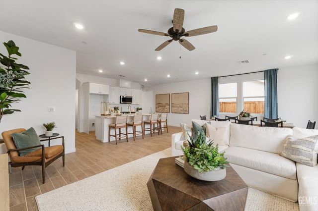 3826 Hickory Village Lane, Shafter, CA 93263