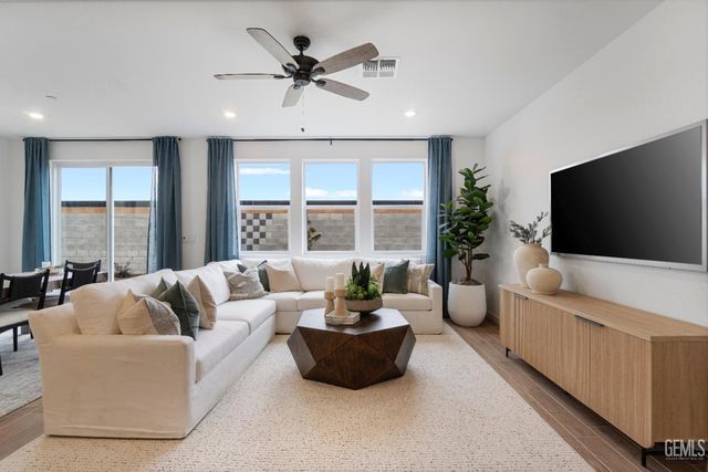 3826 Hickory Village Lane, Shafter, CA 93263