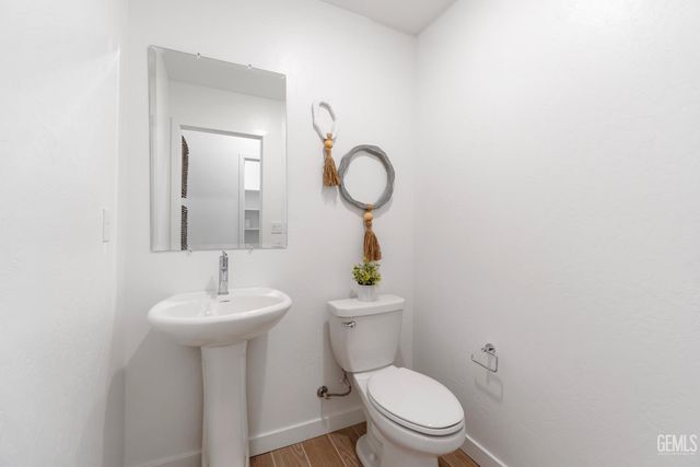 3826 Hickory Village Lane, Shafter, CA 93263