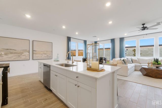 3826 Hickory Village Lane, Shafter, CA 93263