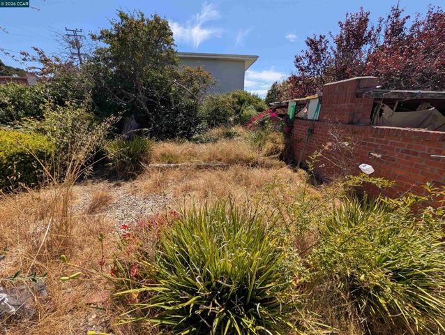 343 Carlston St, Richmond, CA 94805
