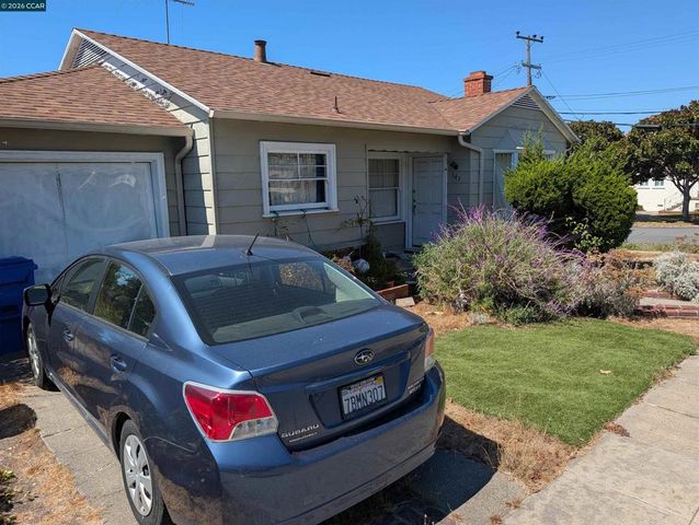 343 Carlston St, Richmond, CA 94805