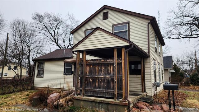 183 Higgins Street, Lapeer, MI 48446