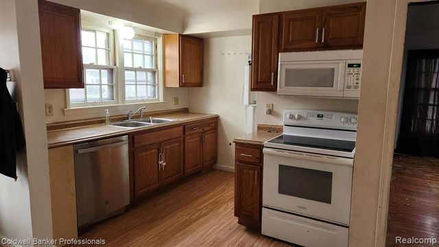 183 Higgins Street, Lapeer, MI 48446