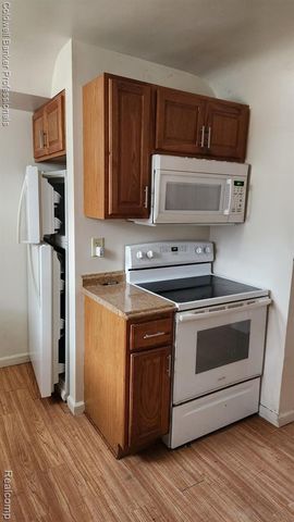 183 Higgins Street, Lapeer, MI 48446