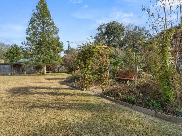 2011 Hampton St, Deridder, LA 70634
