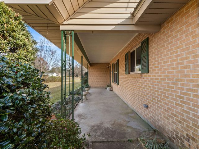 2011 Hampton St, Deridder, LA 70634