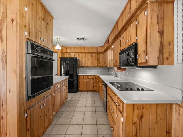 2011 Hampton St, Deridder, LA 70634