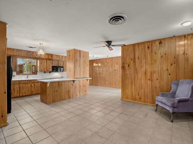 2011 Hampton St, Deridder, LA 70634