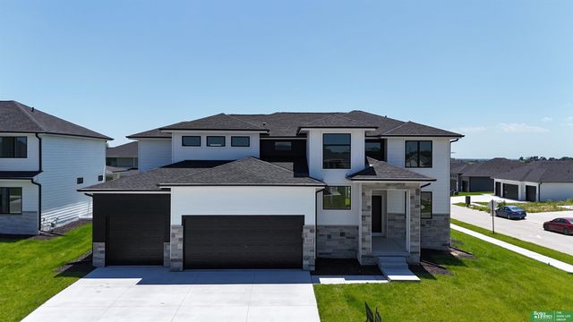 5501 N 213th Street, Elkhorn, NE 68022