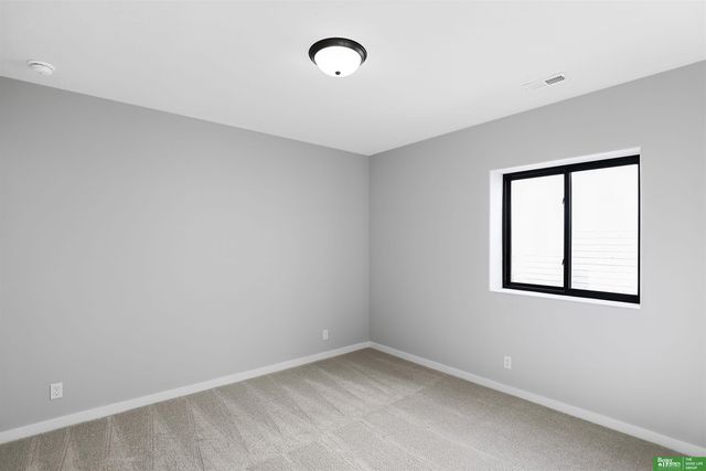 5501 N 213th Street, Elkhorn, NE 68022