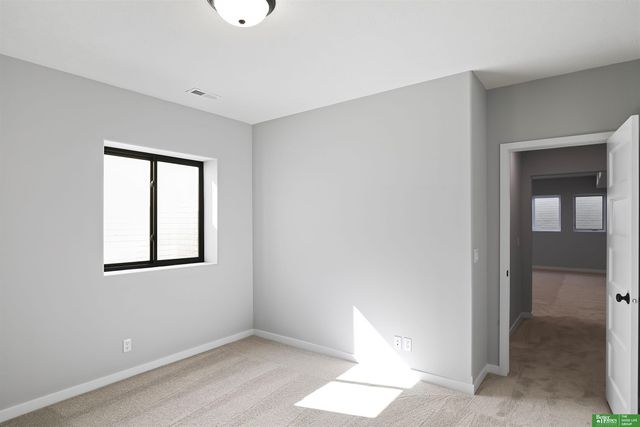5501 N 213th Street, Elkhorn, NE 68022