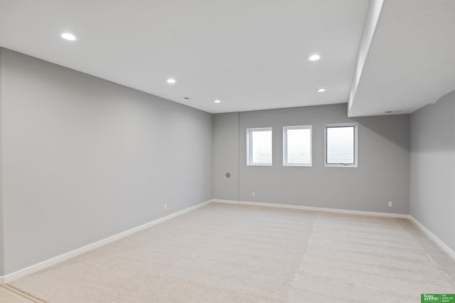 5501 N 213th Street, Elkhorn, NE 68022