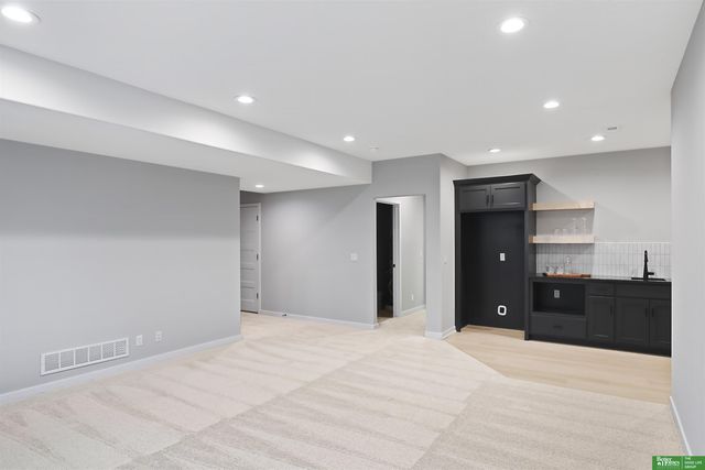 5501 N 213th Street, Elkhorn, NE 68022