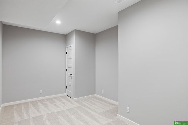 5501 N 213th Street, Elkhorn, NE 68022