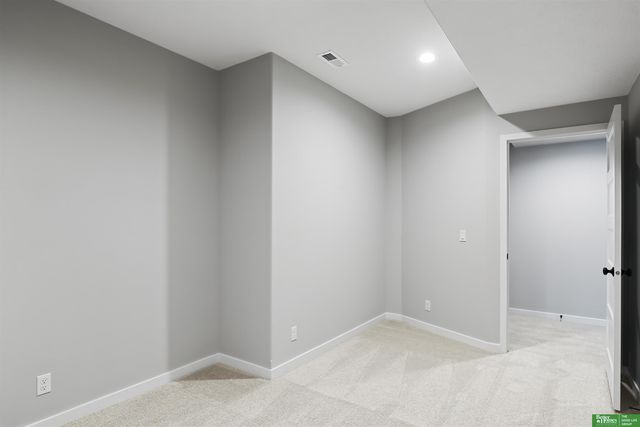 5501 N 213th Street, Elkhorn, NE 68022