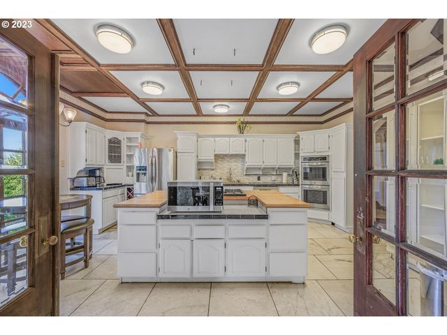 4224 Sw MELVILLE Ave, Portland, OR 97239