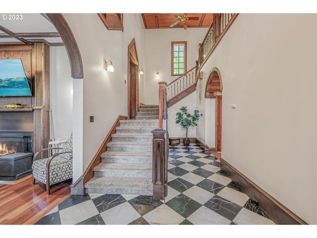 4224 Sw MELVILLE Ave, Portland, OR 97239