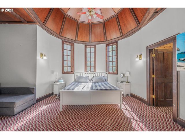 4224 Sw MELVILLE Ave, Portland, OR 97239