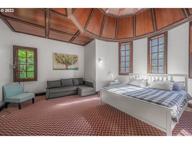 4224 Sw MELVILLE Ave, Portland, OR 97239