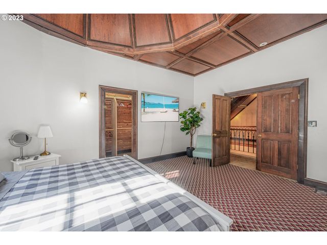 4224 Sw MELVILLE Ave, Portland, OR 97239