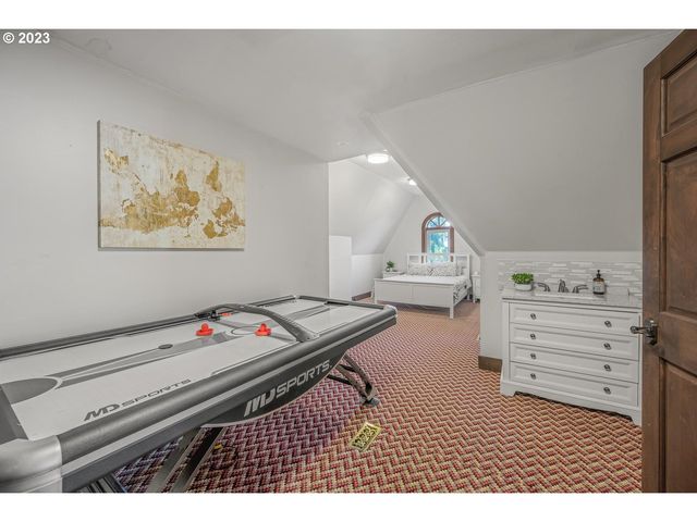 4224 Sw MELVILLE Ave, Portland, OR 97239