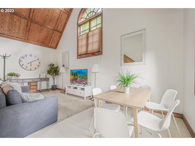 4224 Sw MELVILLE Ave, Portland, OR 97239