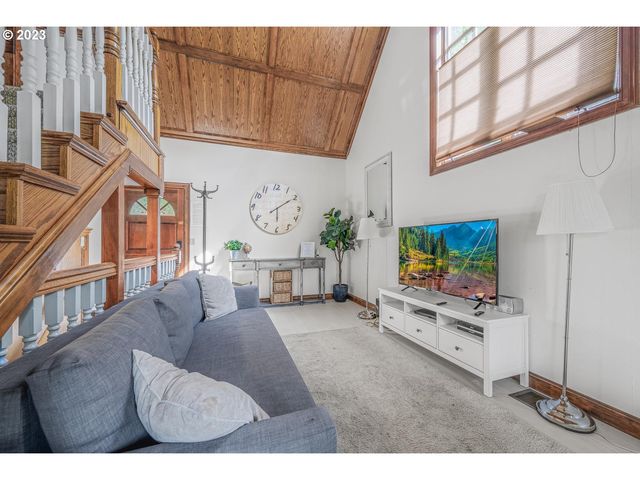 4224 Sw MELVILLE Ave, Portland, OR 97239