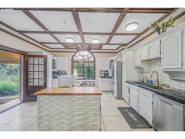 4224 Sw MELVILLE Ave, Portland, OR 97239