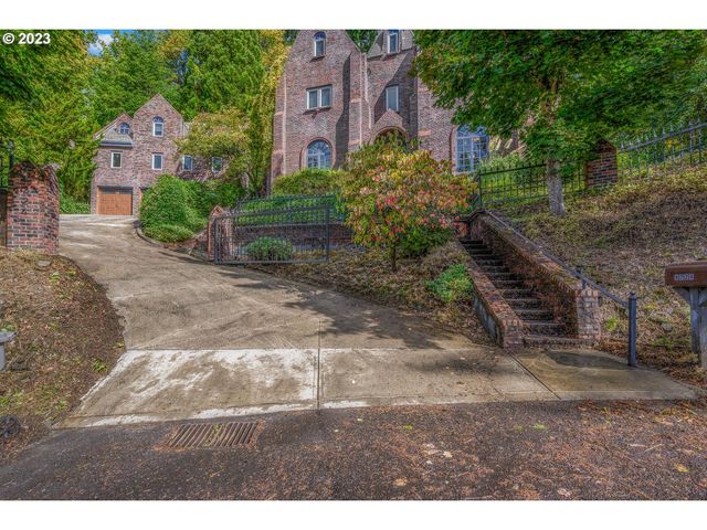 4224 Sw MELVILLE Ave, Portland, OR 97239