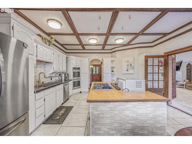 4224 Sw MELVILLE Ave, Portland, OR 97239