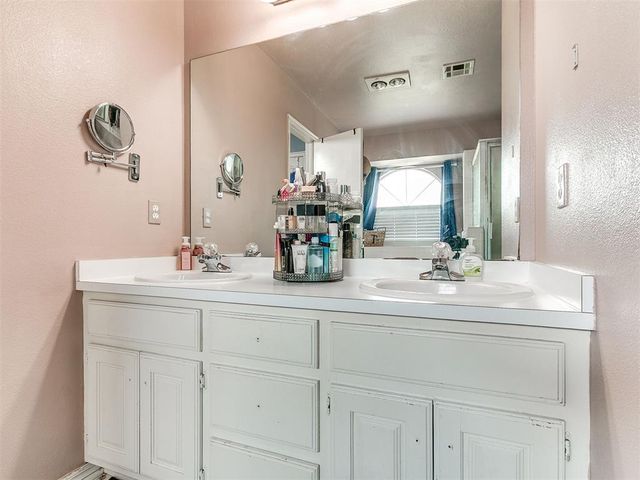 4108 Wood Castle Street, Norman, OK 73072