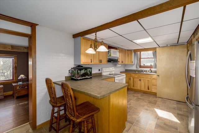 1275 Holiday Lane, Brooklyn, IA 52211