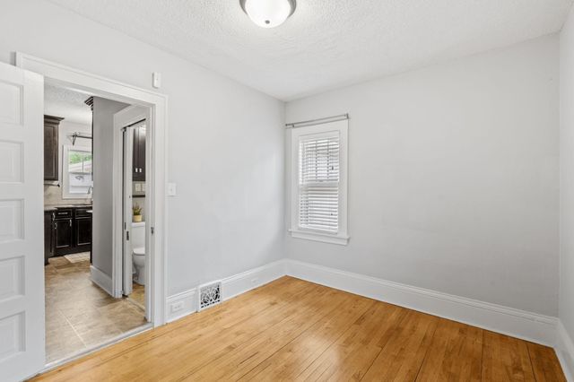 215 E 48th Street, Minneapolis, MN 55419
