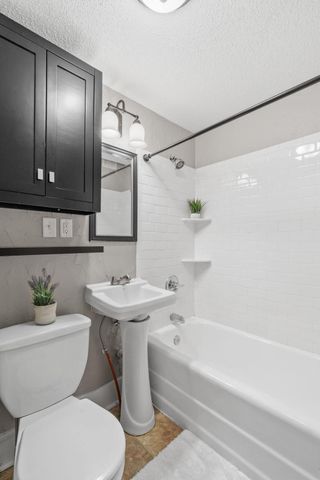 215 E 48th Street, Minneapolis, MN 55419