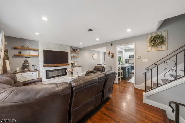68 Carrie Ct, Nutley Twp., NJ 07110